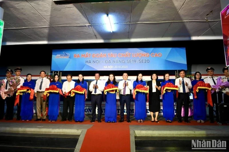 Hanoi-Da Nang high-quality train service launched on October 20