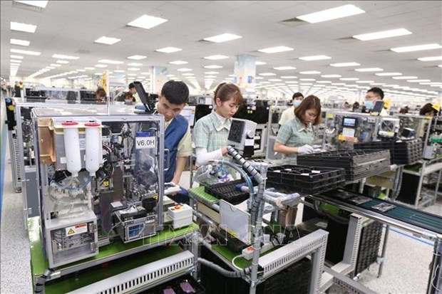 Smartphone production at Samsung Electronics Vietnam Company Limited located in Yen Binh Industrial Park, Thai Nguyen province. (File photo: VNA)