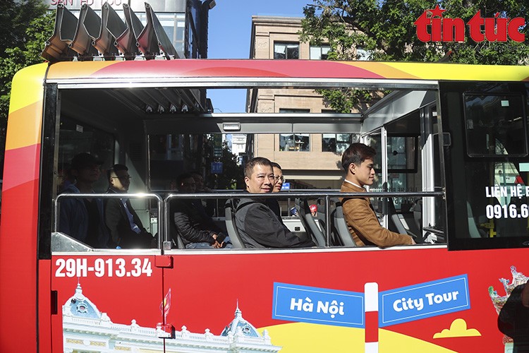 Hanoi launches new bus city tour for sightseeing experience