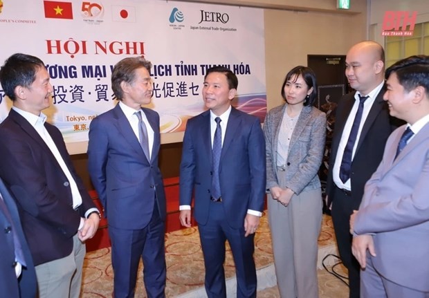 Secretary of the Thanh Hoa provincial Party Committee Do Trong Hung talks with Japanese investors, businesses (Photo: VNA)