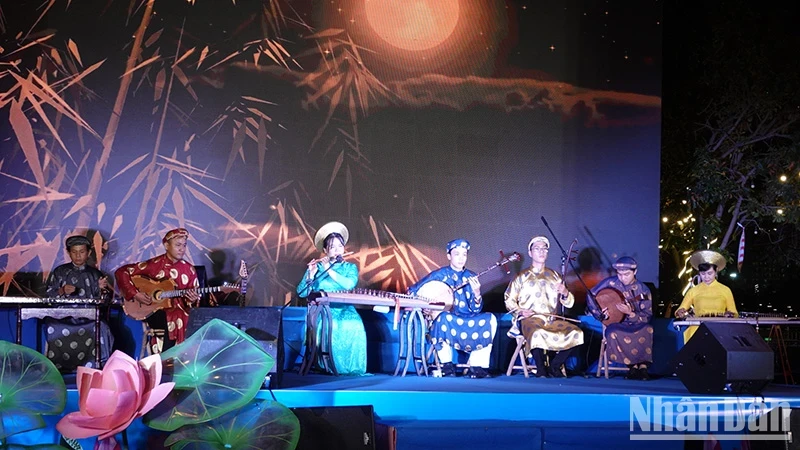 Ho Chi Minh City: Southern Don Ca Tai Tu Festival kicks off