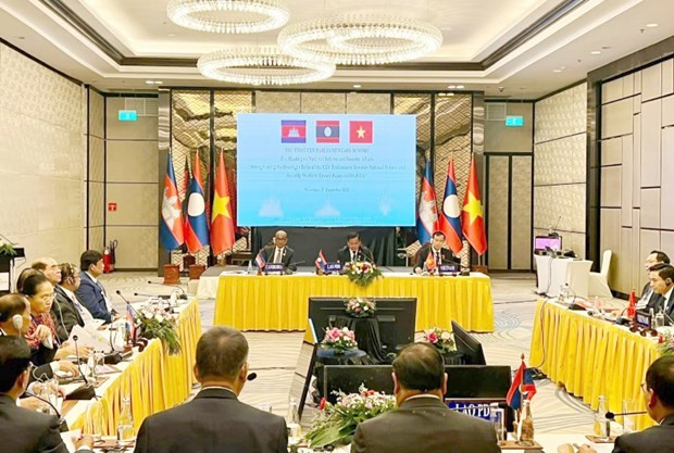 At the session on enhancing the supervisory role of the Cambodia-Laos-Vietnam (CLV) National Assemblies in national defence-security (Photo: daibieunhandan.vn)