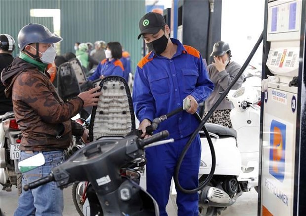 At a Petrolimex petrol station in Hanoi (Photo: VNA)