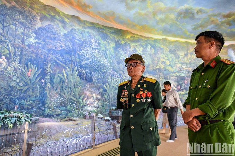 [In Pictures] Panorama depicting historic Dien Bien Phu Victory brings emotions to veterans and tourists