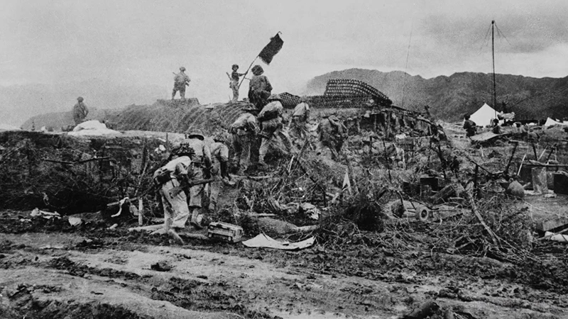 On May 7, 1954, the entire group of enemy strongholds in Dien Bien Phu was destroyed by Vietnamese soldier troops. (Photo: VNA)