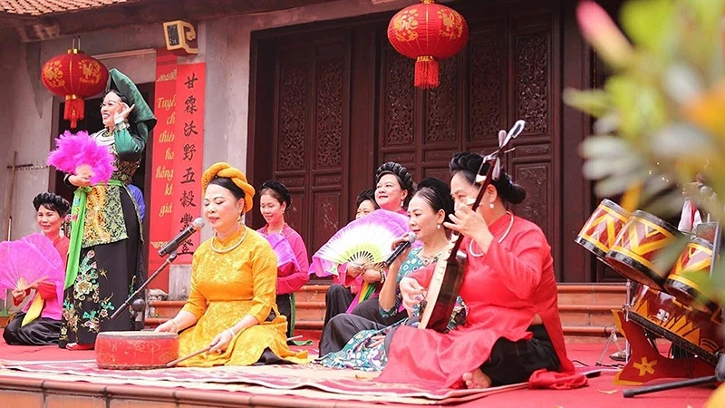 Many types of traditional music are held at the Bich Cau Dao Quan historical and cultural relic site within the framework of the "Kinh Ky Ancient Music" event.