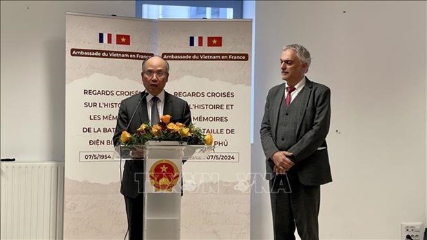 Vietnamese Ambassador to France Dinh Toan Thang speaks at the event. (Photo: VNA)