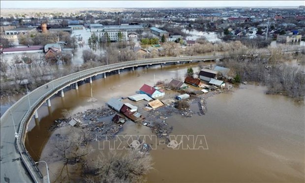 A view of a flood-hit area in the Russian city of Orenburg. (Photo: AFP/VNA)