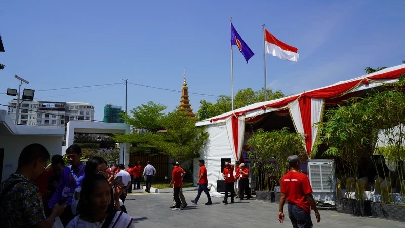 Vietnam joins ASEAN bazaar in Cambodia