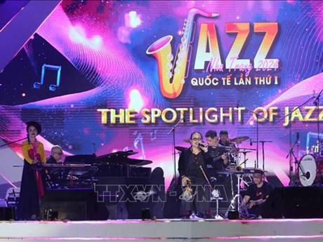 The opening ceremony is themed "The Spotlight of Jazz". (Photo: VNA)