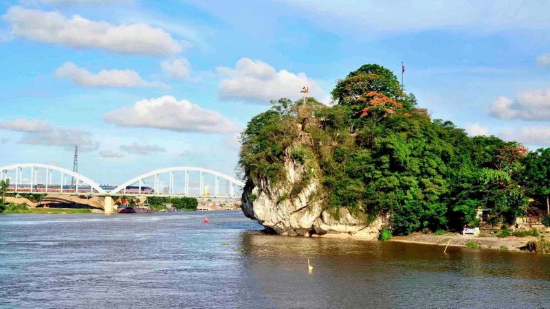 Photo: Non Nuoc Mountain (Ninh Binh)