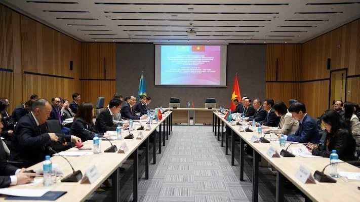 Vietnam and Kazakhstan promote economic and trade cooperation