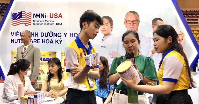 At the fourth Vietnam International Milk and Dairy Products Exhibition (Photo: VNA)