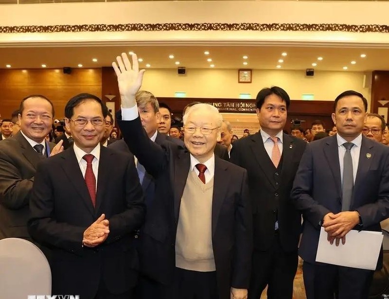 Party General Secretary Nguyen Phu Trong (C) attends the 32nd national conference on foreign affairs. (Photo: VNA)