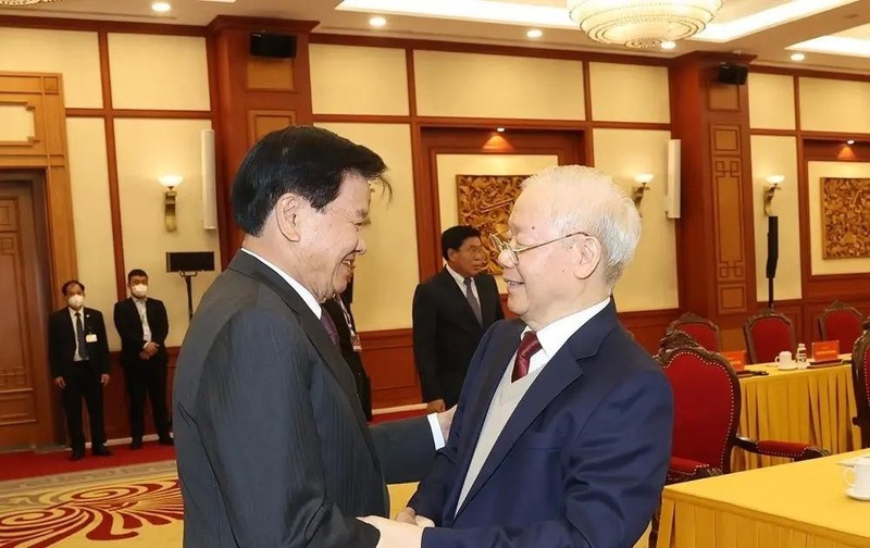 Party General Secretary Nguyen Phu Trong (right) and Party General Secretary and President of Laos Thongloun Sisoulith co-chair the high-level meeting between the Communist Party of Vietnam and the Lao People's Revolutionary Party in Hanoi on February 26, 2024. (Photo: VNA)