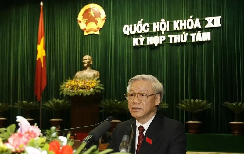 Then National Assembly Chairman Nguyen Phu Trong delivers closing remarks at the 8th session of the 12th legislature. (Photo: VNA)