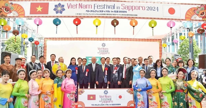 Delegates at the third "Vietnam Festival in Sapporo 2024" held in Sapporo city, Japan’s Hokkaido prefecture on August 10. (Photo: baoquocte.vn)