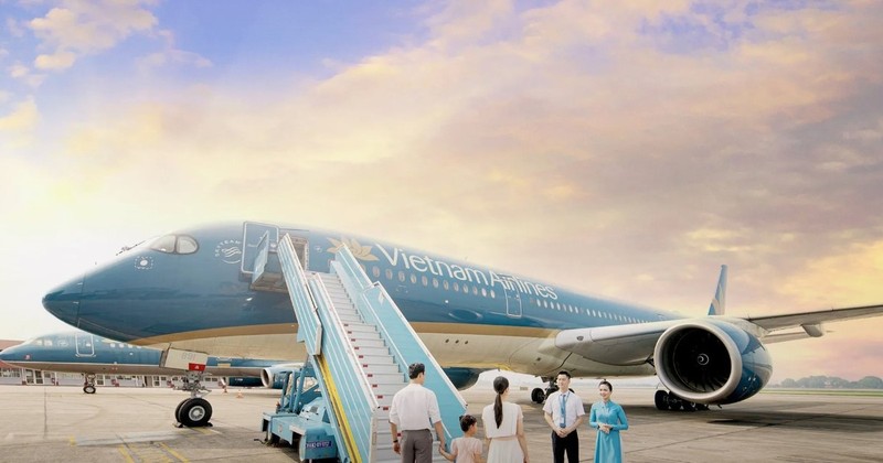 The national flag carrier Vietnam Airlines will offer half a million seats during National Day holidays. (Photo: VNA)