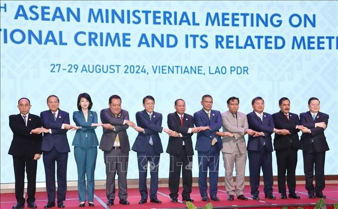 Representatives from ASEAN countries at the 18th ASEAN Ministerial Meeting on Transnational Crime (AMMTC-18) held in Laos. (Photo: VNA)