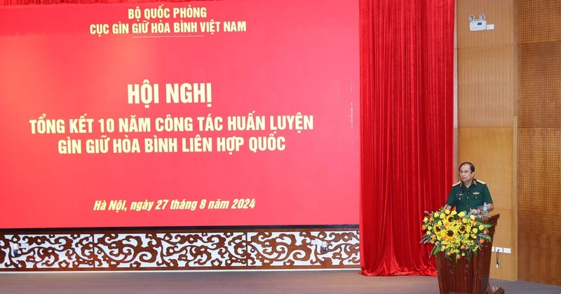 Deputy Chief of the VPA General Staff Sen. Lieut. Gen Phung Si Tan speaks at the event (Photo: VNA)