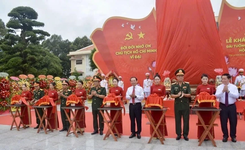 President Ho Chi Minh Monument inaugurated in Ho Chi Minh City