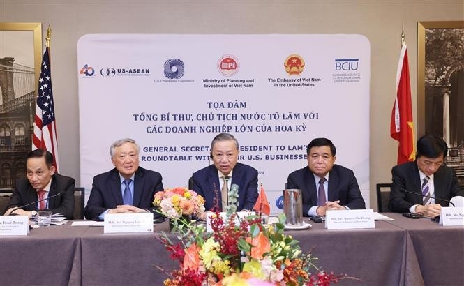 Party General Secretary and State President To Lam (C) attends forum with leading US businesses. (Photo: VNA)