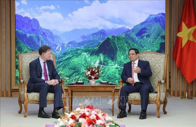 Prime Minister Pham Minh Chinh receives Nick Clegg, President of Global Affairs at Meta, in Hanoi on September 30. (Photo: VNA)