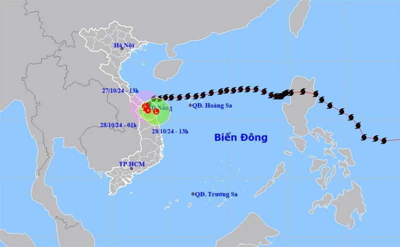 Storm Trami makes landfall in central Vietnam