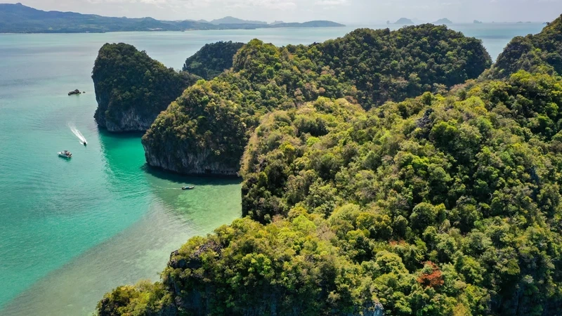 The green beauty of Cat Ba Island (Hai Phong).