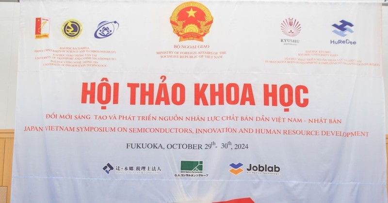 The signing of cooperation agreements on training human resources between Vietnamese universities and Japanese partners. (Photo: VNA)