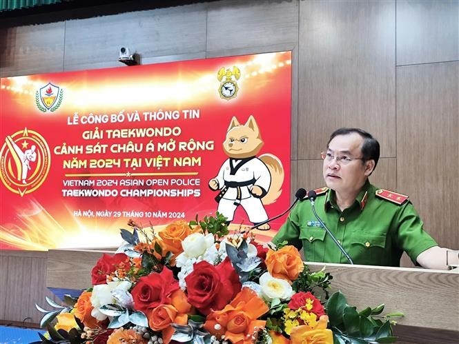 Deputy Minister of Public Security Lieutenant General Nguyen Van Long speaks at the ceremony to announce the Vietnam 2024 Asian Open Police Taekwondo Championships. (Photo: VNA)