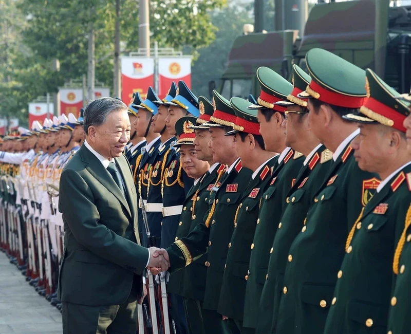 Party General Secretary To Lam and representatives from the Central Military Commission at the ceremony. (Photo: VNA)