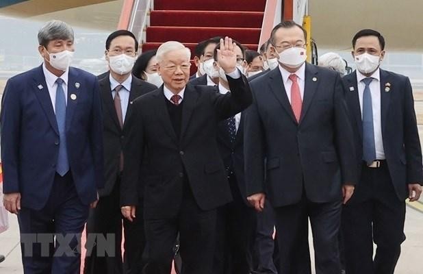 General Secretary of the Communist Party of Vietnam (CPV) Nguyen Phu Trong (middle, front) at Beijing International Airport (Photo: VNA)