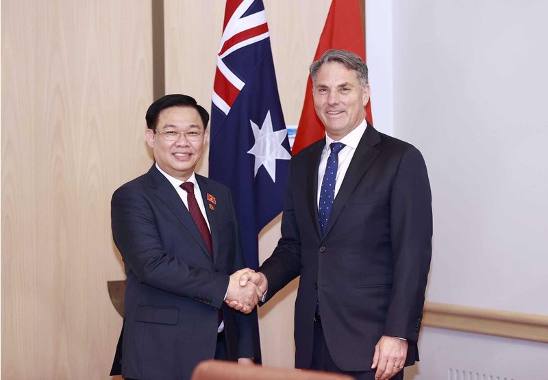 NA Chairman Vuong Dinh Hue (L) and Australian Deputy Prime Minister and Minister for Defence Richard Marles. (Photo: VNA)