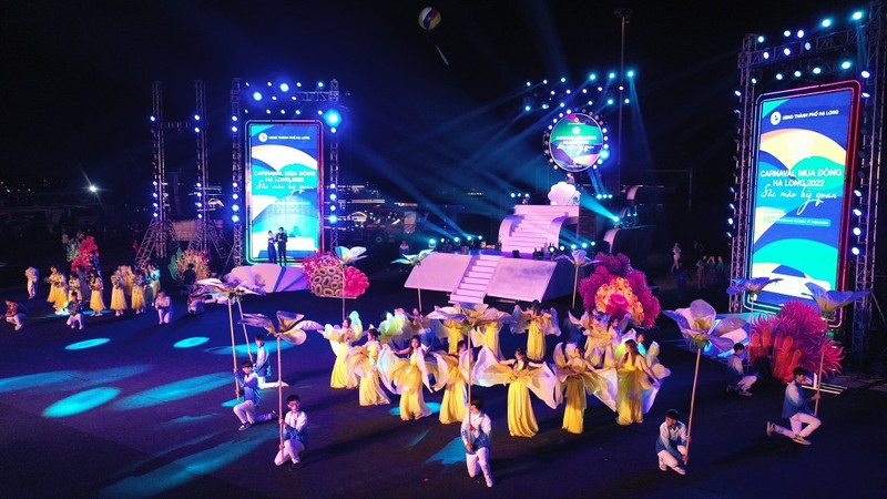 Ha Long Winter Carnival 2022 attracts thousands of visitors (Photo: tuoitrethudo.com.vn)