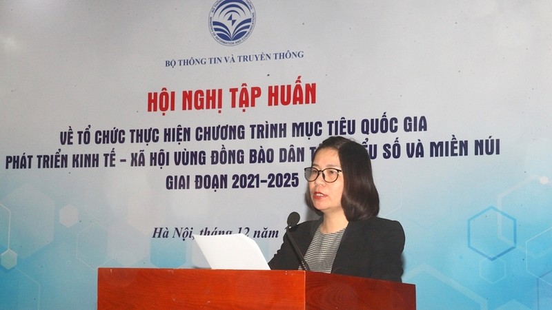 Tran Thi Nhi Thuy, head of the MIC’s Legal Department, speaking at the event (Photo: qdnd.vn)