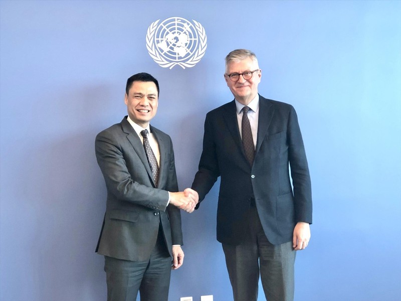 Ambassador Dang Hoang Giang (R), Permanent Representative of Vietnam to the United Nations UN meets with Under-Secretary-General Jean-Pierre Lacroix in New York on January 16 (Photo: VNA)
