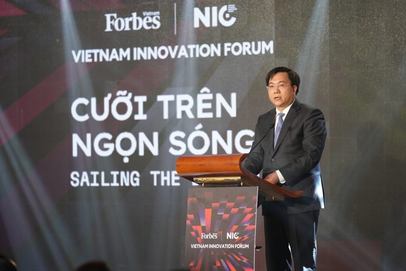 Deputy Minister of Planning and Investment Tran Duy Dong speaking at the forum (Photo: forbes.vn)