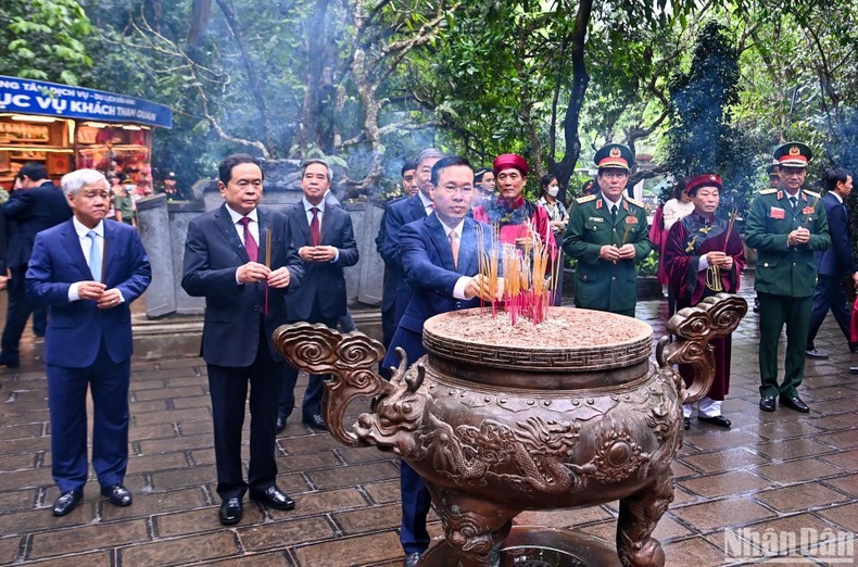Leaders commemorate Hung Kings in Phu Tho province (Photo: NDO/Duy Linh)