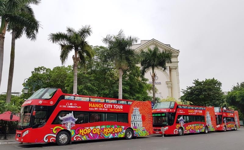 Hanoi provides free service on double-decker bus tours during five-day holiday