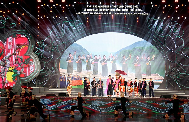 A performance at the opening ceremony of the festival 