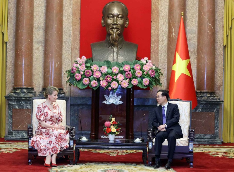 President Vo Van Thuong (R) and Queen Mathilde of Belgium, who is on a visit to Vietnam in her capacity as Honorary President of UNICEF Belgium. (Photo: VNA)