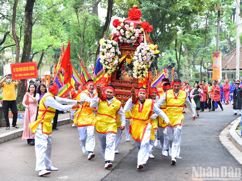 A palanquin procession at the festival 