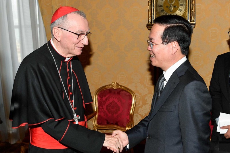 President Vo Van Thuong (R) and Cardinal Pietro Parolin, Secretary of State of the Vatican (Photo: Vatican Media)