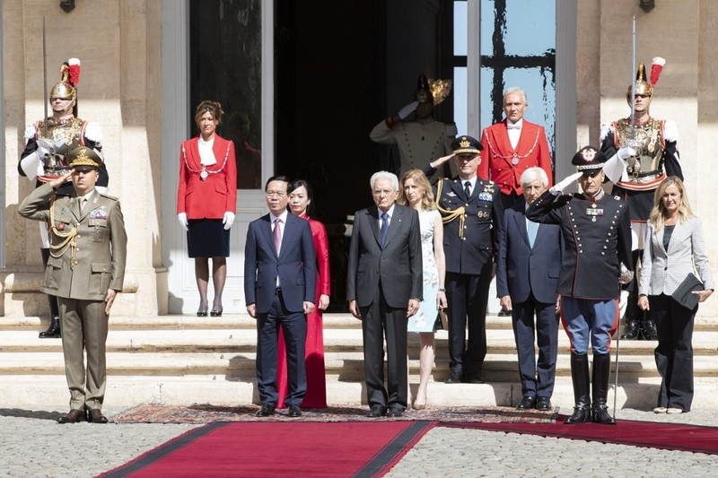 President Vo Van Thuong (L) and his Italian counterpart Sergio Mattarella. (Photo: VNA)