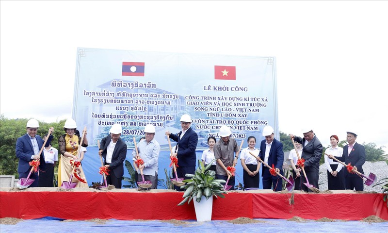 Work begins on Laos-Vietnam bilanguage school (Photo: VNA)