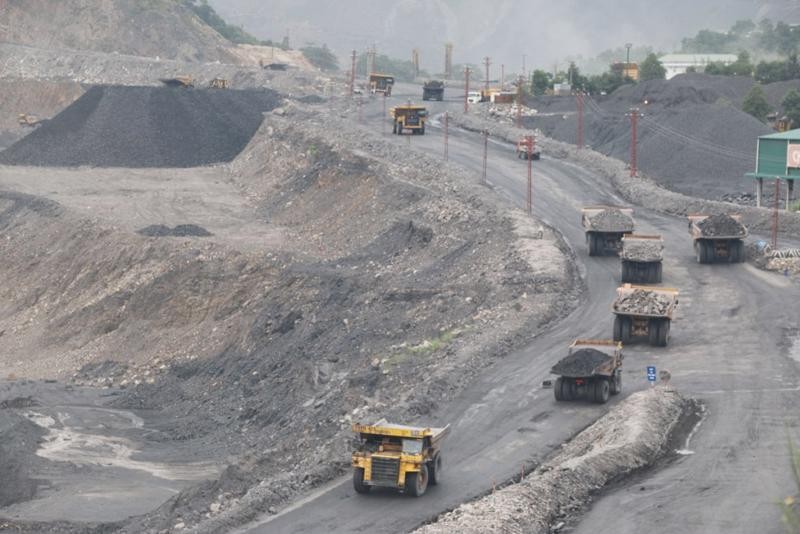 Quang Ninh becomes major coal import gateway (Photo: VnEconomy)