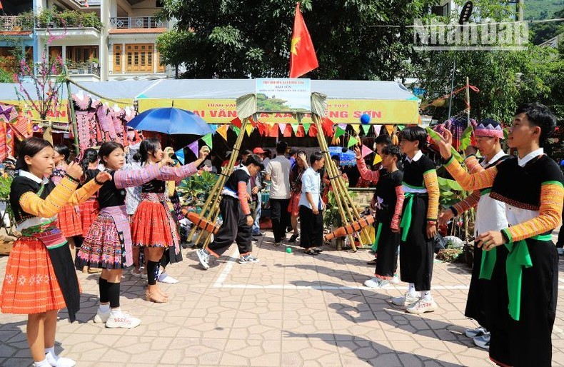 Ethnic groups in Son La Province joyfully celebrate National Day 