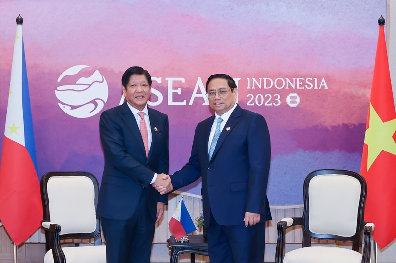 Vietnamese Prime Minister Pham Minh Chinh (right) and Philippine President Ferdinand Romualdez Marcos Jr. (Photo: Nhat Bac)