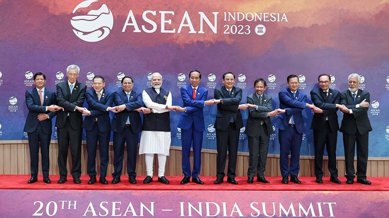 Prime Minister Pham Minh Chinh and other leaders at the 20th ASEAN-India Summit. (Photo: VNA)